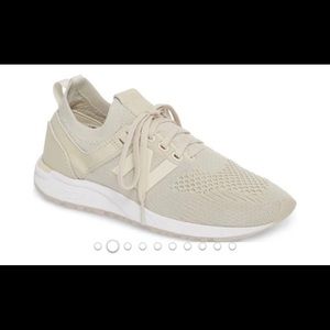 New Balance Tennis Shoes